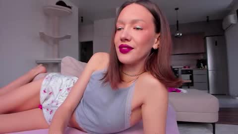 Snapshot of awgustina_sweetheart22 chatting on February 2, 9:19 am Awgustina online show from February 2, 9:19 am