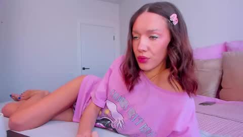 Snapshot of awgustina_sweetheart22 chatting on February 21, 8:48 am Awgustina online show from February 21, 8:48 am