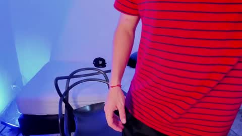 axel__fierro online show from April 28, 2:27 am