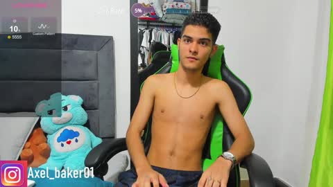 Snapshot of axel_baker01 chatting on December 12, 9:15 pm Axel online show from December 12, 9:15 pm