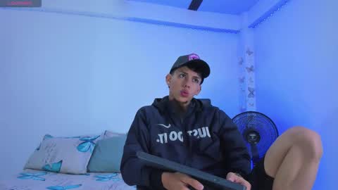 Snapshot of axel_cody_ chatting on October 19, 11:44 am AXEL online show from October 19, 11:44 am