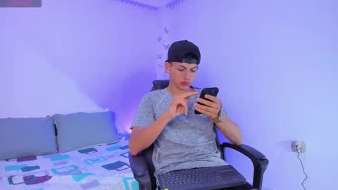 Snapshot of axel_cody_ chatting on October 23, 11:42 am AXEL online show from October 23, 11:42 am