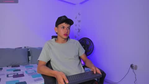 Snapshot of axel_cody_ chatting on October 26, 12:00 pm AXEL online show from October 26, 12:00 pm