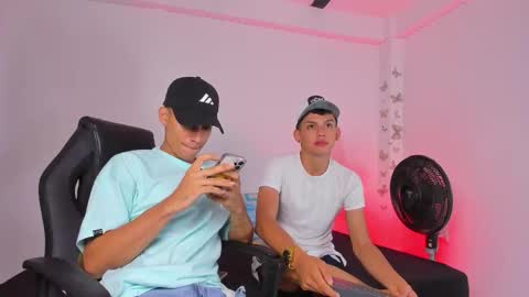 Snapshot of axel_cody_ chatting on November 17, 7:19 pm AXEL online show from November 17, 7:19 pm