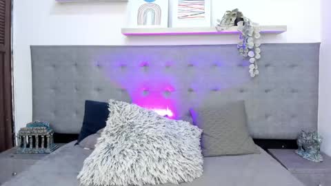 AXEL  online show from April 24, 12:46 am