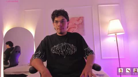 Yooung King  online show from February 22, 2:45 am