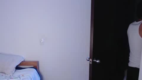 Snapshot of axel_davis_ chatting on October 8, 3:04 am axel davis online show from October 8, 3:04 am