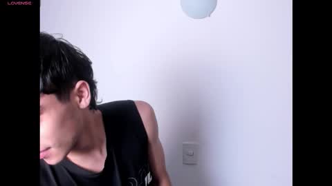 Snapshot of axel_davis_ chatting on November 30, 7:56 am axel davis online show from November 30, 7:56 am