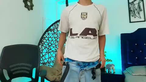 Snapshot of axel_draven chatting on October 16, 11:11 am axel_draven online show from October 16, 11:11 am