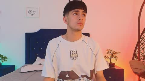 Snapshot of axel_draven chatting on October 25, 11:29 am axel_draven online show from October 25, 11:29 am