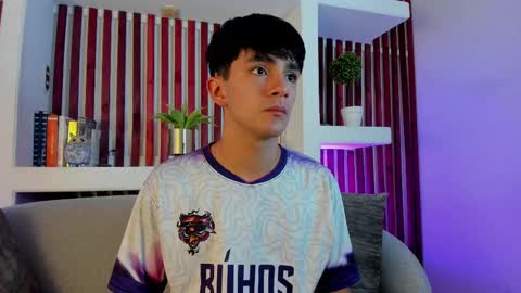 Snapshot of axel_draven chatting on November 21, 11:31 am axel_draven online show from November 21, 11:31 am