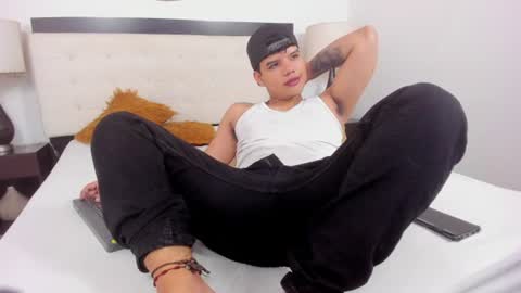 Snapshot of axel_forte chatting on June 13, 2:59 pm Axel Forte online show from June 13, 2:59 pm