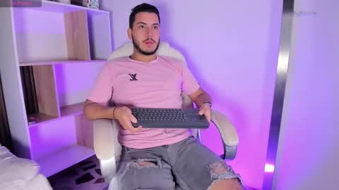 axel_grey_ online show from October 15, 12:27 pm