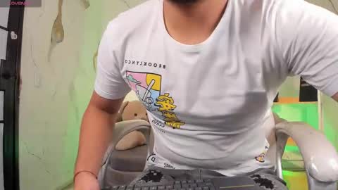 axel_grey_ online show from November 10, 12:37 pm