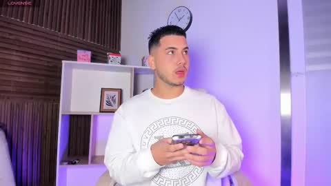 axel_grey_ online show from November 15, 12:13 pm