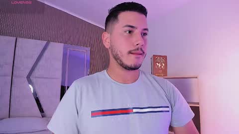 axel_grey_ online show from January 17, 12:43 pm