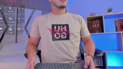 axel_grey_ online show from April 23, 1:57 pm