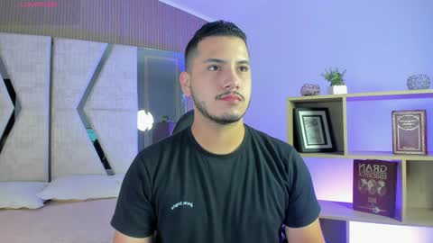 axel_grey_ online show from April 28, 12:32 pm