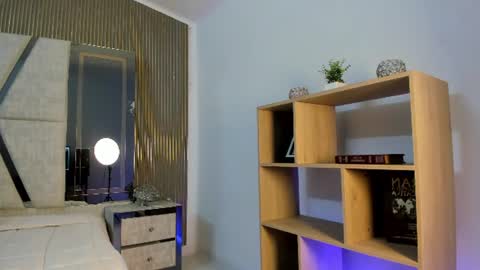 axel_grey_ online show from June 16, 12:41 pm