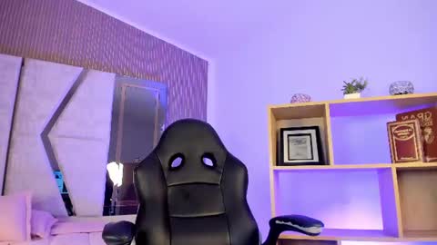axel_grey_ online show from June 19, 12:53 pm