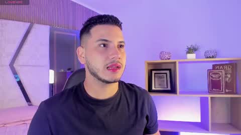 axel_grey_ online show from June 20, 12:30 pm