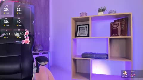 axel_grey_ online show from June 22, 12:35 pm