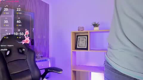 axel_grey_ online show from June 25, 12:42 pm