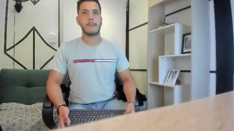 axel_grey_ online show from July 18, 11:14 am