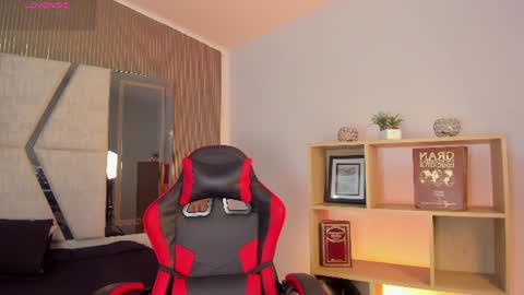 axel_grey_ online show from July 24, 12:58 pm