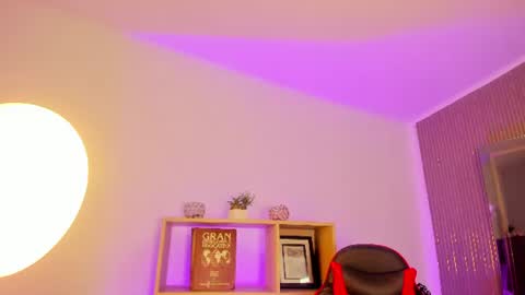 axel_grey_ online show from July 26, 12:56 pm