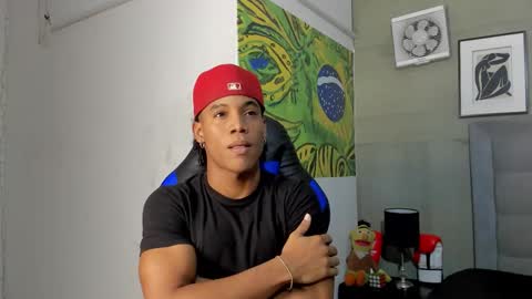 Snapshot of axel_silva3 chatting on November 25, 12:27 pm AXEL SILVA online show from November 25, 12:27 pm