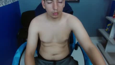 Snapshot of axel_stones_ chatting on November 2, 2:08 pm axel_stones_ online show from November 2, 2:08 pm