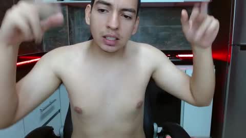 Snapshot of axel_stones_ chatting on November 26, 3:24 pm axel_stones_ online show from November 26, 3:24 pm