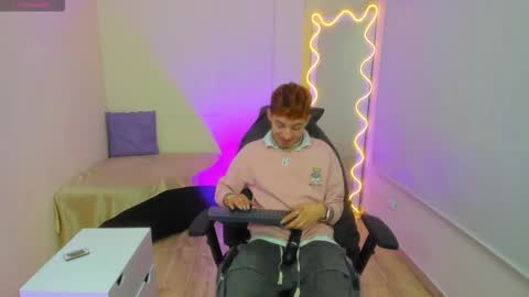 AXEL  online show from October 19, 3:29 am