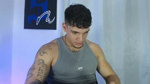 INDEPENDENT MODEL  online show from February 7, 9:37 pm