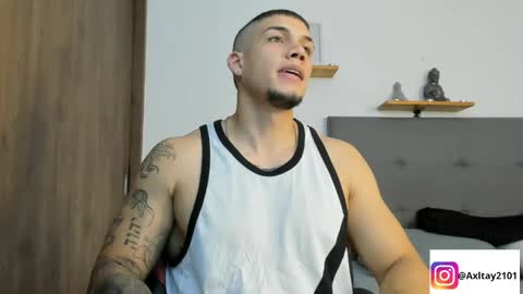INDEPENDENT MODEL  online show from May 15, 2:40 am