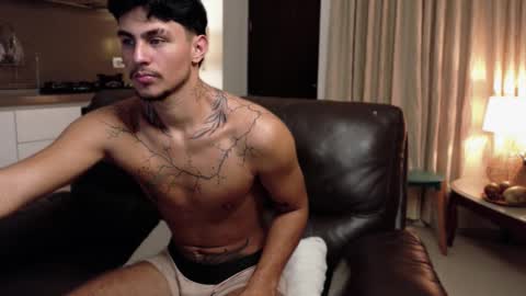 axelblack7 online show from January 15, 11:19 pm