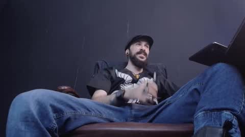 AxelColton online show from February 5, 6:35 am