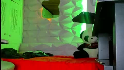 Snapshot of axell_cross2 chatting on November 9, 9:29 am Axell Cross2 online show from November 9, 9:29 am