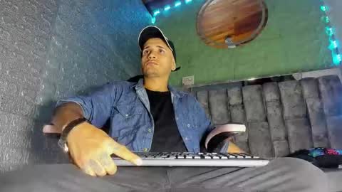 Axell Cross2 online show from February 4, 1:44 am