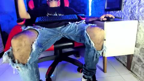 Axell Cross2 online show from April 29, 1:21 am