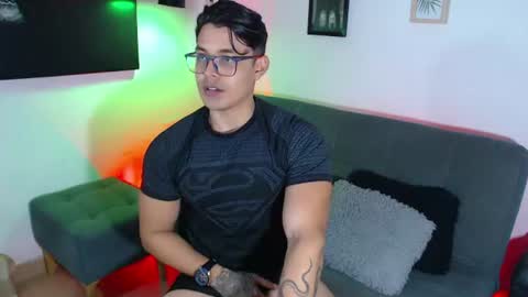 Snapshot of axell_dior chatting on July 6, 7:38 pm axell online show from July 6, 7:38 pm