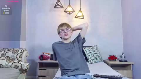 Snapshot of axell_stone chatting on June 26, 10:25 pm axell_stone online show from June 26, 10:25 pm