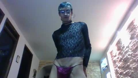 Snapshot of axellatino_ chatting on December 18, 12:43 am Axel online show from December 18, 12:43 am