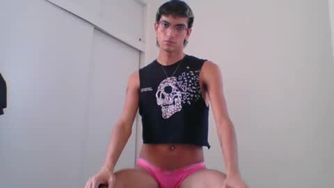 Snapshot of axellatino_ chatting on February 11, 5:40 pm Axel online show from February 11, 5:40 pm