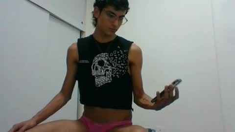 Snapshot of axellatino_ chatting on February 13, 2:12 am Axel online show from February 13, 2:12 am