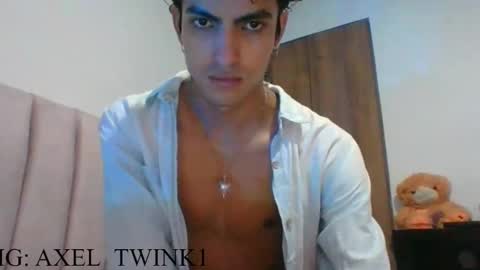 Snapshot of axellatino_ chatting on November 9, 9:46 pm Axel online show from November 9, 9:46 pm