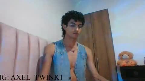 Axel  online show from November 11, 12:32 am