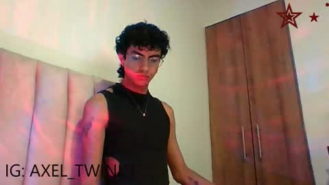Snapshot of axellatino_ chatting on November 16, 2:06 am Axel online show from November 16, 2:06 am