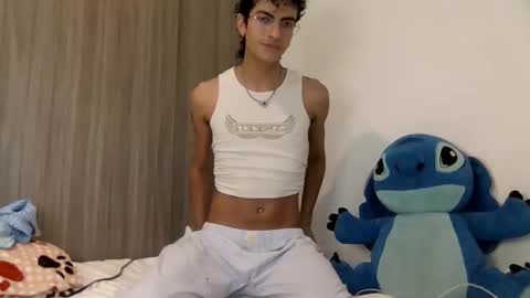 Axel  online show from February 14, 11:01 pm